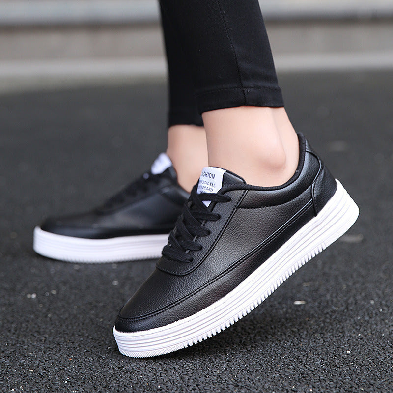 Damen Sportliche Sneakers mit flexiblem Obermaterial und rutschfester Sohle EB