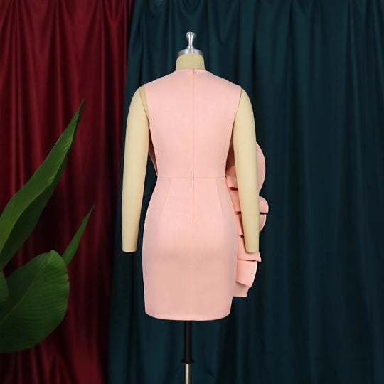 Damen Elegantes Minikleid mit asymmetrischem Schnitt und voluminösen Rüschen EB