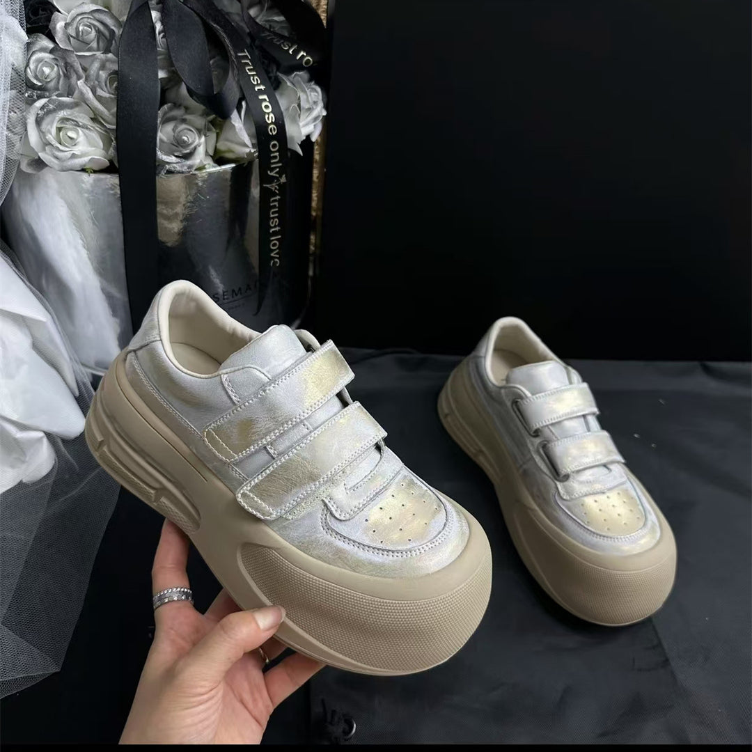 Damen Sportliche Sneakers mit velourslederner Oberflächenstruktur und dämpfendem Sohlenprofil EB