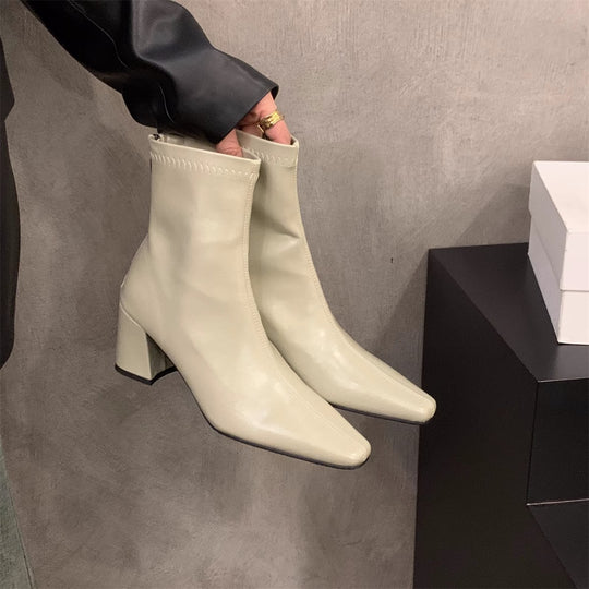 Damen Stiefeletten mit elegantem Blockabsatz und spitzem Schnitt EB