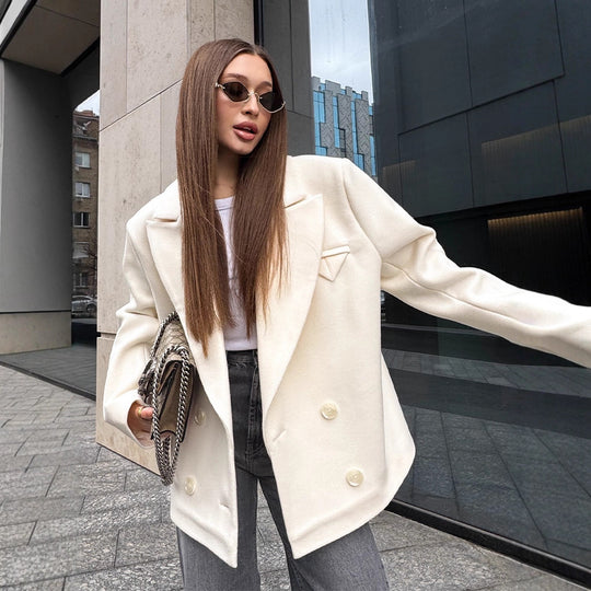 Damen Oversized Blazerjacke mit doppelter Knopfleiste und eleganten Details EB
