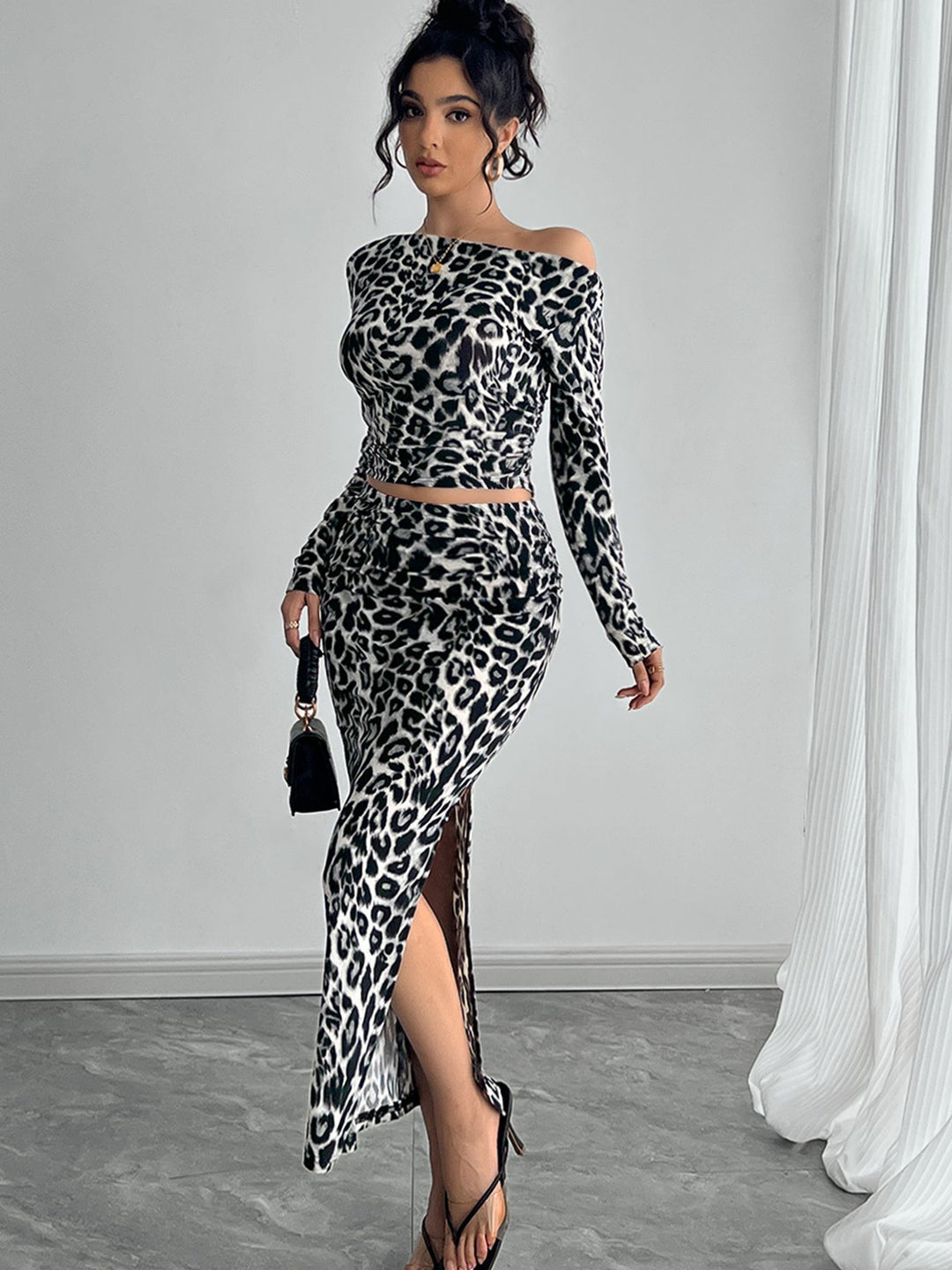 Damen Figurbetontes 2-teilige Set mit leopard Print und asymmetrischem Ausschnitt EB