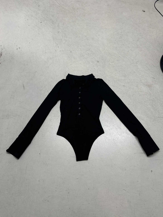 Damen eleganter Langarm-Bodysuit mit Knopfleiste und modischen Details EB