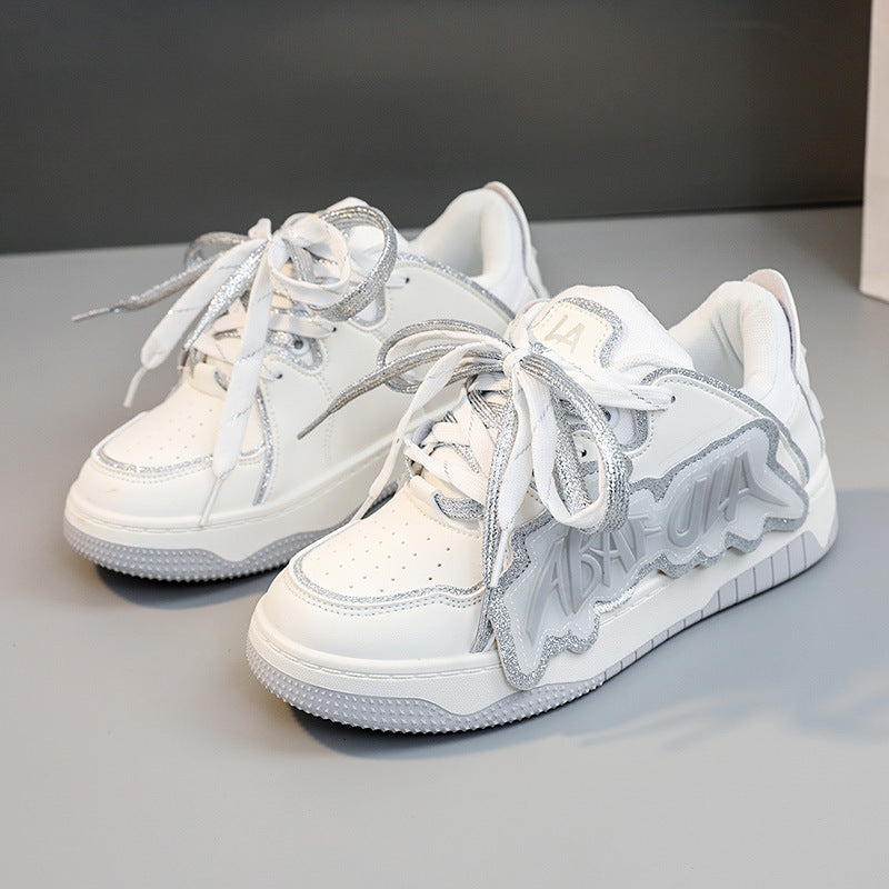 Damen Sneakers mit glänzenden Akzenten und einzigartigem Design EB