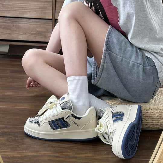 Damen Sportliche Sneaker mit atmungsaktiver Oberflächenstruktur und modischem Design EB