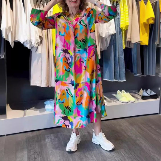 Damen Freizeit Maxikleid mit buntem Löwen-Design und praktischen Taschen Heidi-Mode