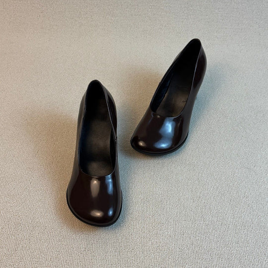 Damen elegante Pumps mit glänzender Lack-Oberfläche und komfortablem Blockabsatz EB