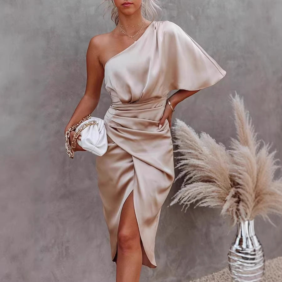Damen Wickelkleid mit schulterfreiem Design und elegantem Drapierungseffekt EB