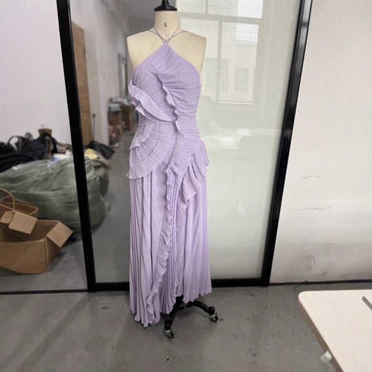 Damen Elegantes plissiertes Maxikleid mit asymmetrischem Design EB