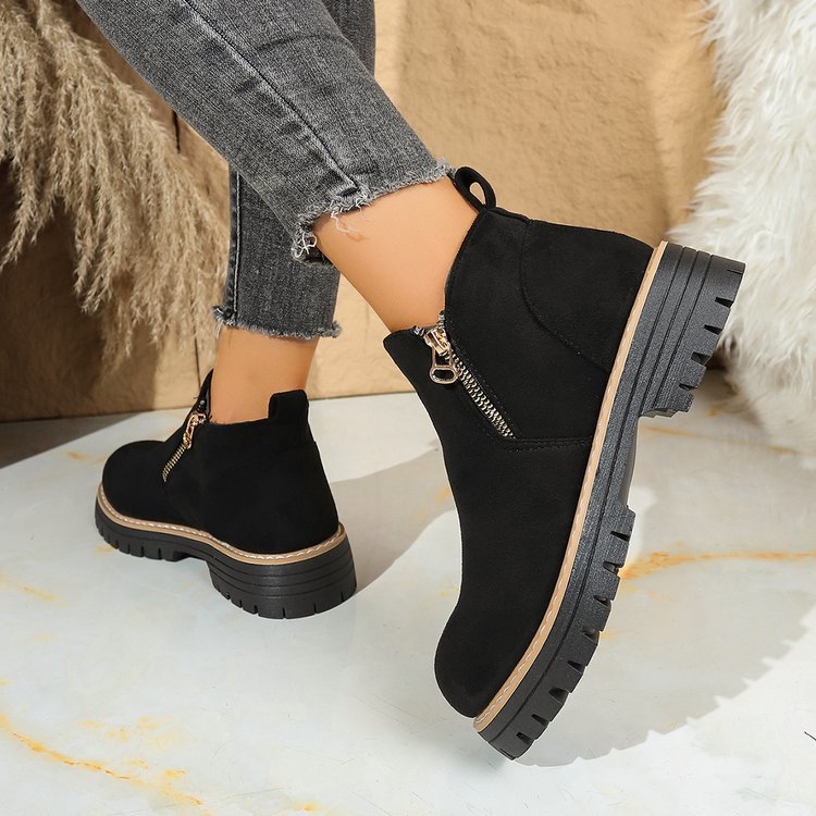 Damen nan knöchelhohe Wildlederimitat-Stiefelette mit seitlichem Reißverschluss, Zuglasche und robust profilierter Gummisohle EB