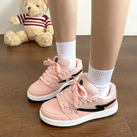 Damen Sportliche Sneakers mit verspieltem Design und innovative Schnürung EB
