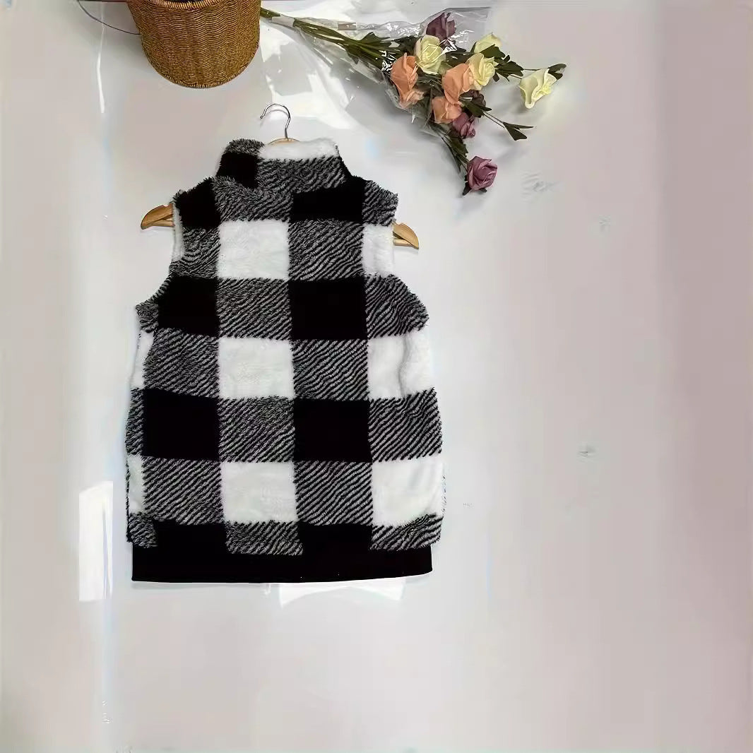 Damen Weste aus kuscheligem Fleece mit Karomuster und praktischen Taschen EB