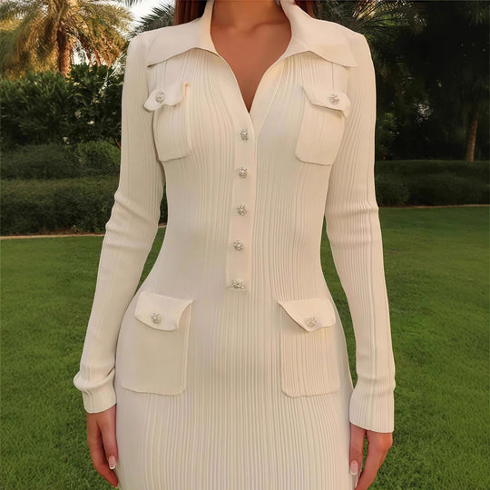 Damen Elegantes Maxikleid mit dekorativen Knopfdetails und taillierter Silhouette EB