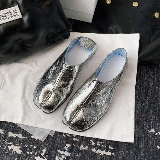Damen modische Flats im Metallic-Look mit einzigartigem Design EB