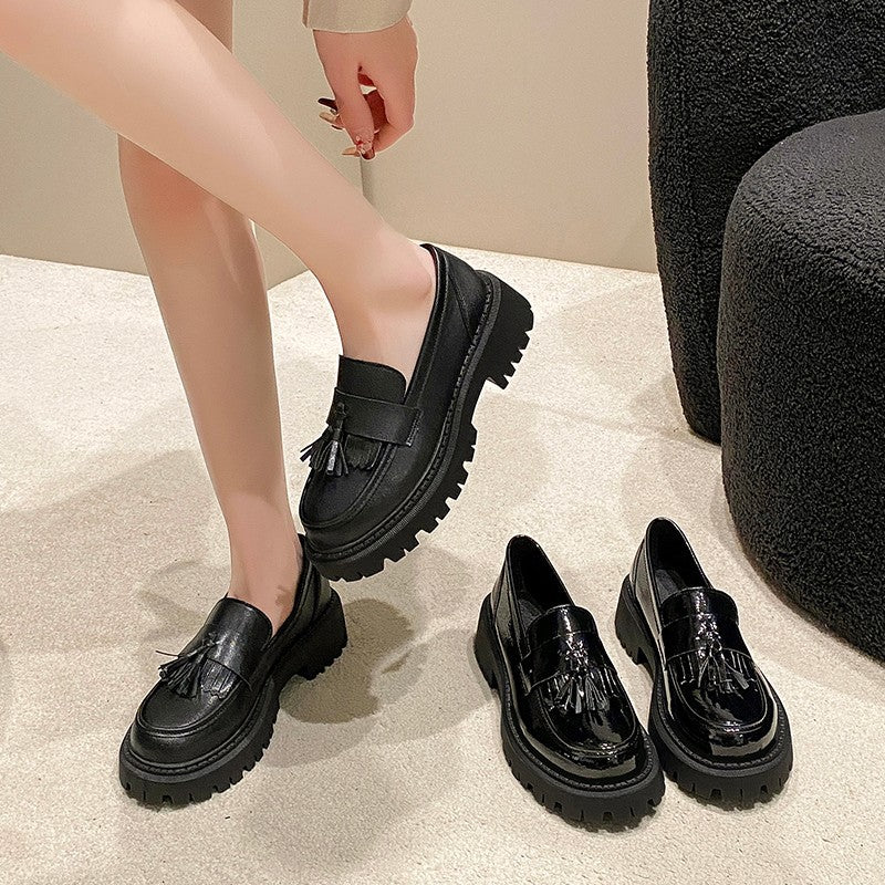Damen Loafer mit eleganter Quastenverzierung und robustem Plateau EB
