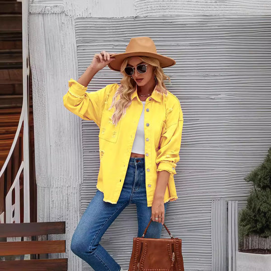 Damen Oversized Denim Jacke mit fransigen Details und Knopfleiste EB