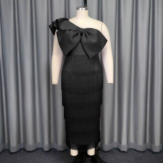 Damen Cocktailkleid mit voluminösem Rüschendesign und Fransen EB