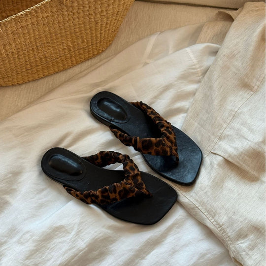 Damen Elegante Flip-Flops mit rüschendetails aus hochwertigem Leder EB