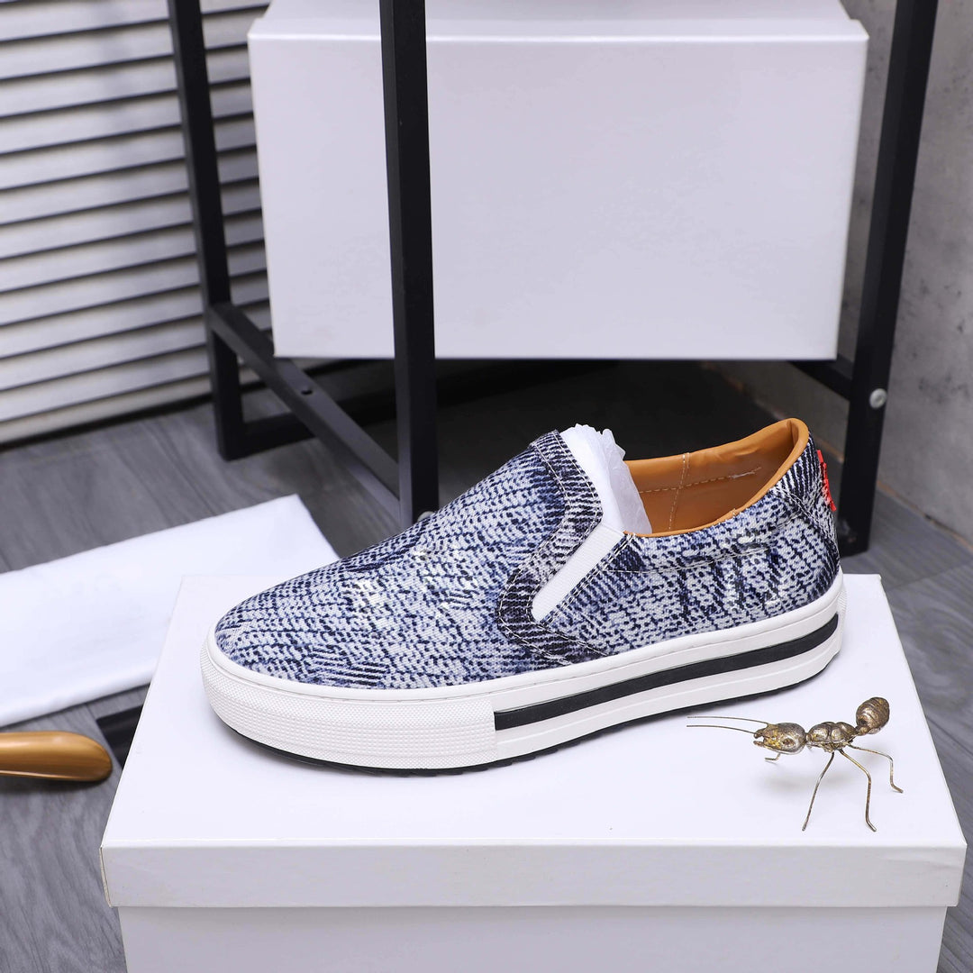Damen Slip-On Sneakers mit atmungsaktiver und elastischer Oberflächenstruktur EB