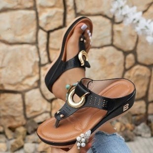 Damen Wedge-Sandalen mit dekorativem Ring-Detail EB