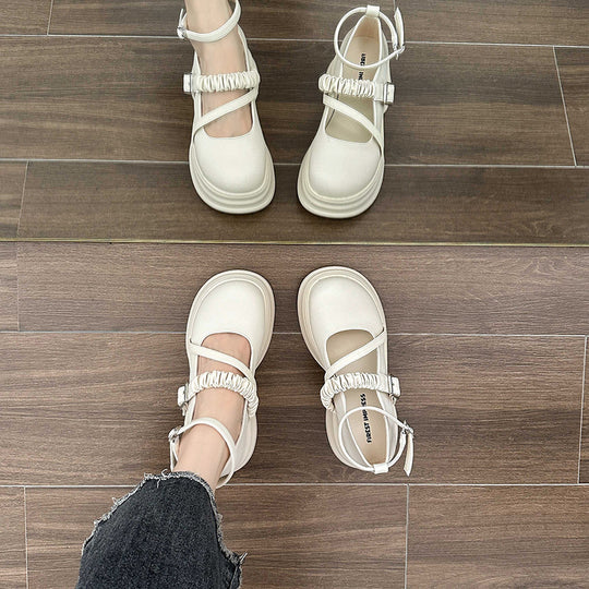 Damen Bequeme Sandalen mit innovativer Riemenverzierung EB