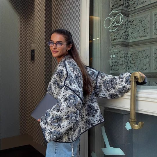 Damen Steppjacke mit floralem Design und modernem Schnitt EB