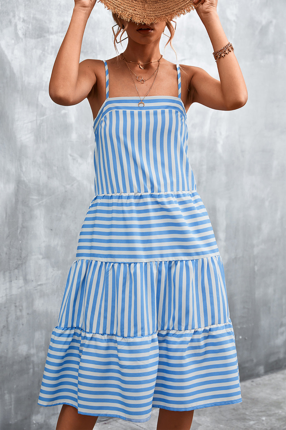 Damen Luftiges Gestreiftes Maxikleid mit Rüschendetails und verstellbaren Trägern EB