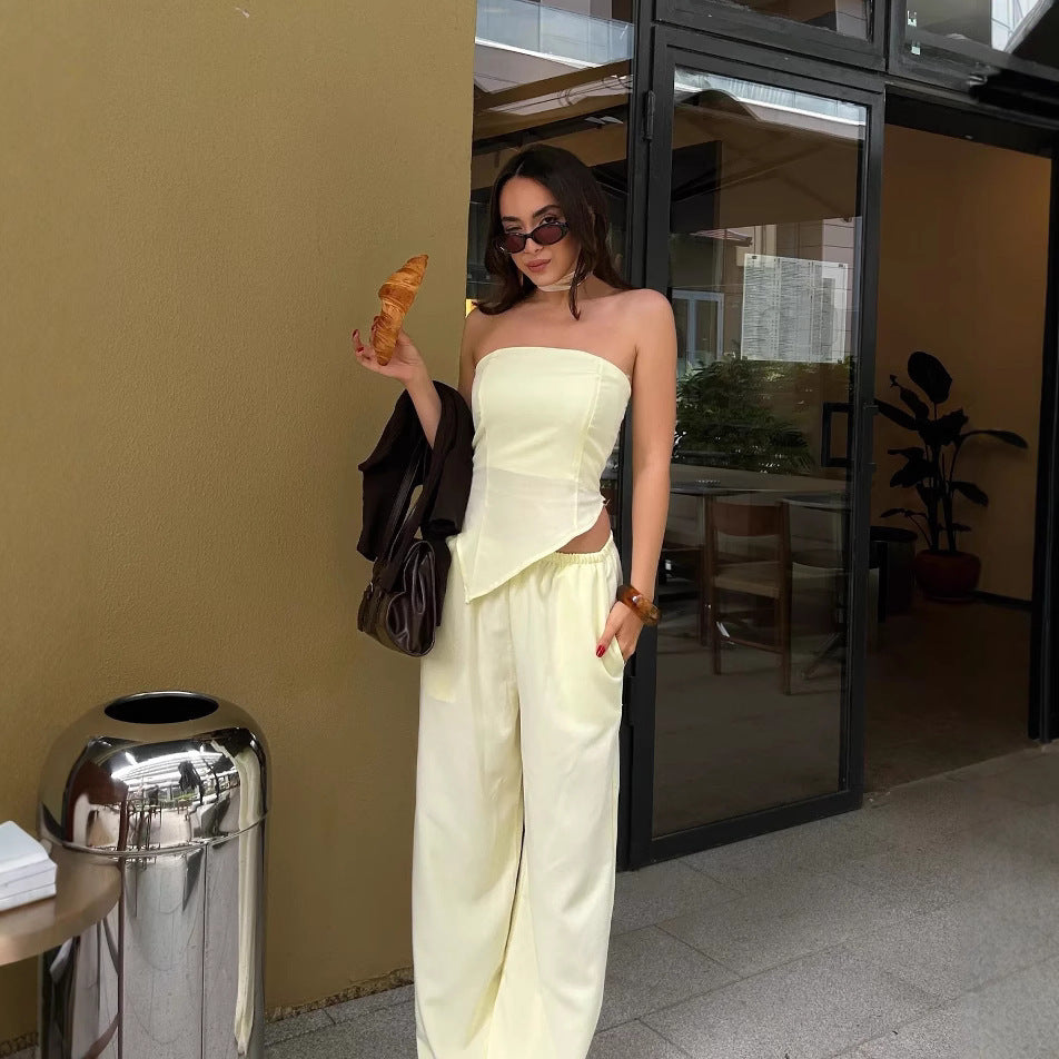 Damen elegantes Jumpsuit mit trägerloser Silhouette und asymmetrischem Design EB