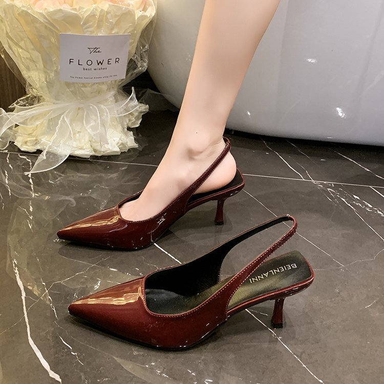 Damen Slingback-Pumps mit spitz zulaufendem Design und eleganter Hochglanz-Oberfläche EB