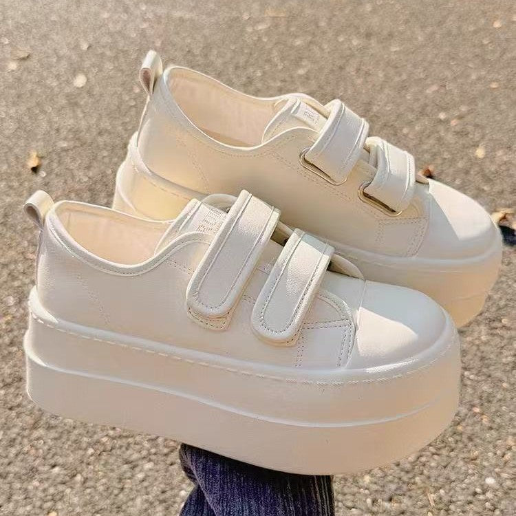 Damen Plateau Sneakers mit verstellbaren Klettverschlüssen und dämpfender Sohle EB