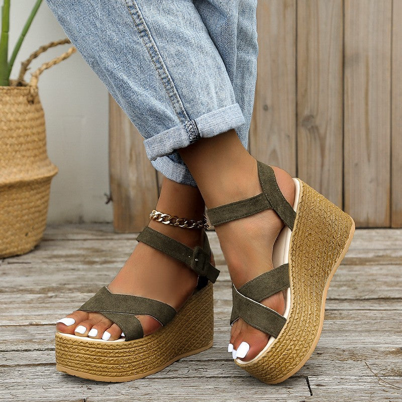 Damen Keil-Sandalen mit modischem Überkreuzriemen und rutschfester Sohle EB
