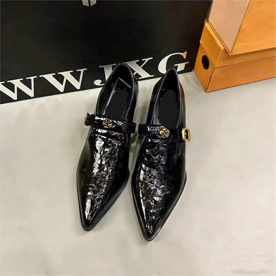 Damen eleganter Ballerina mit Riemchen und spitz zulaufendem Design EB