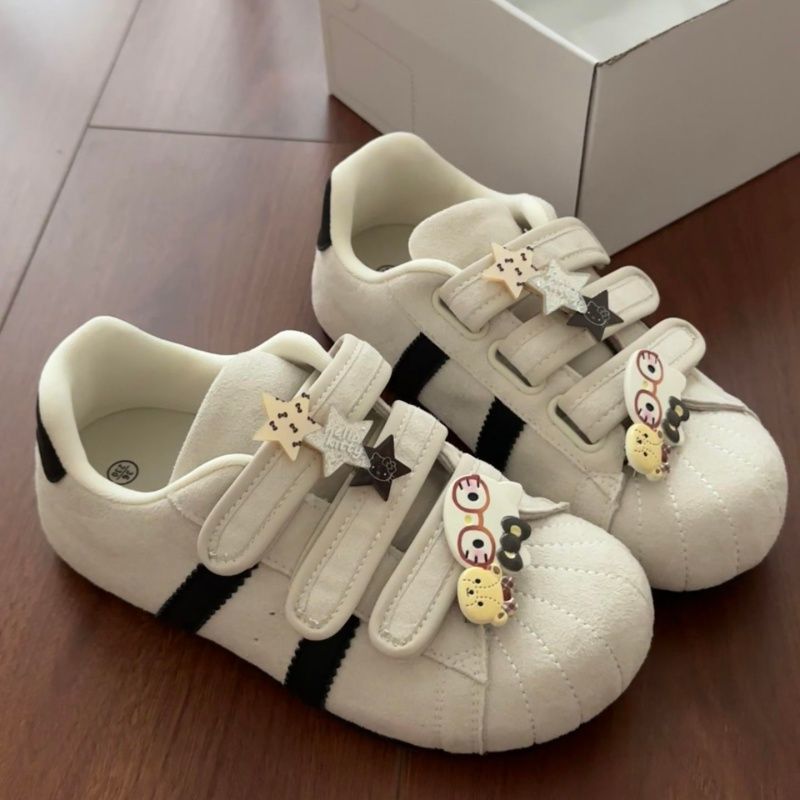 Damen Sneaker mit verstellbarem Klettverschluss und verspielten Applikationen EB