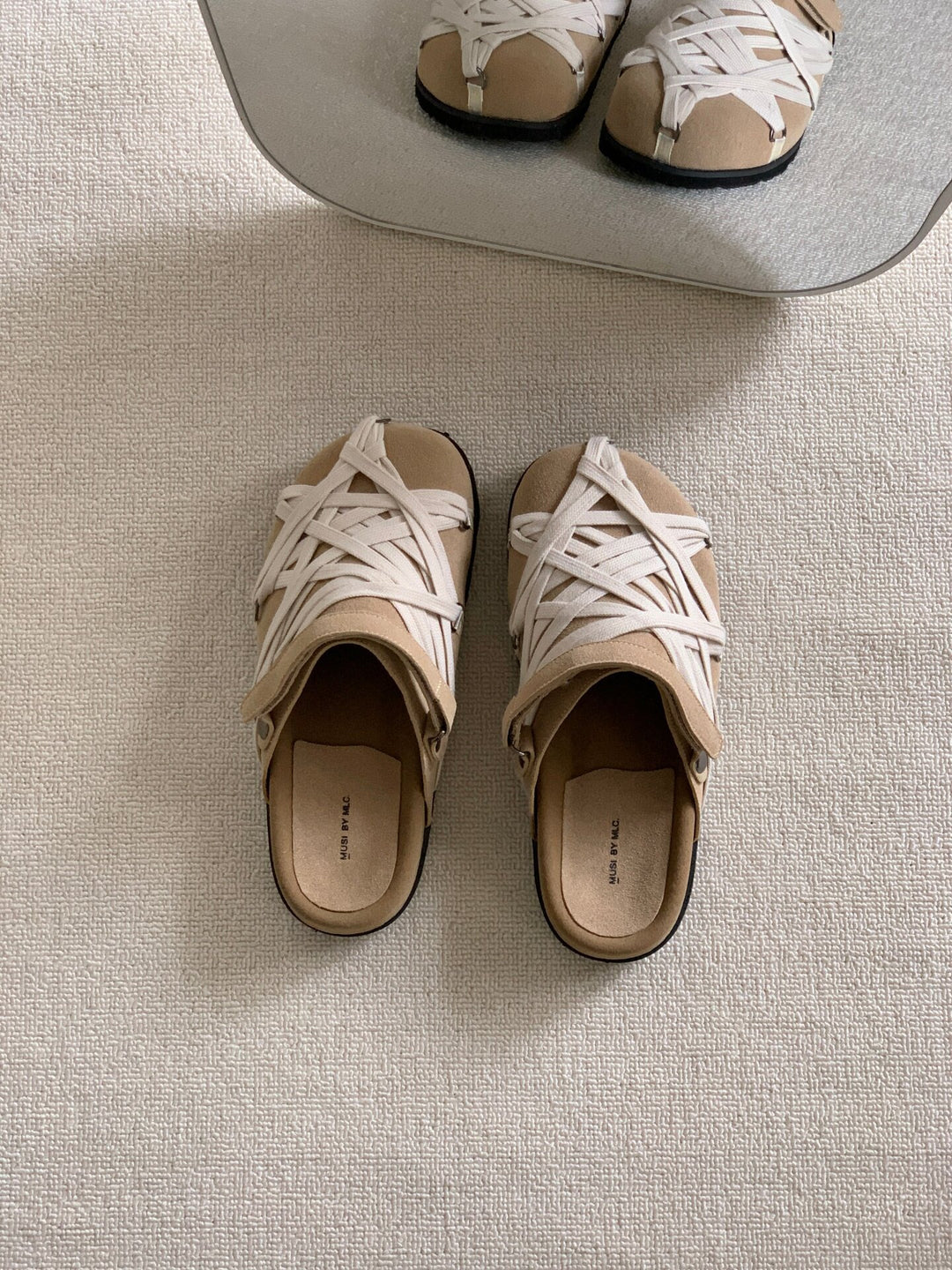 Damen Clogs mit geflochtenem Design und komfortablem Fußbett EB