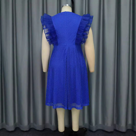 Damen Trendiges Kleid mit Rüschenschulter EB