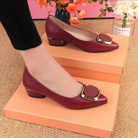 Damen klassische Pumps mit modischer Verzierungsbeschläge EB