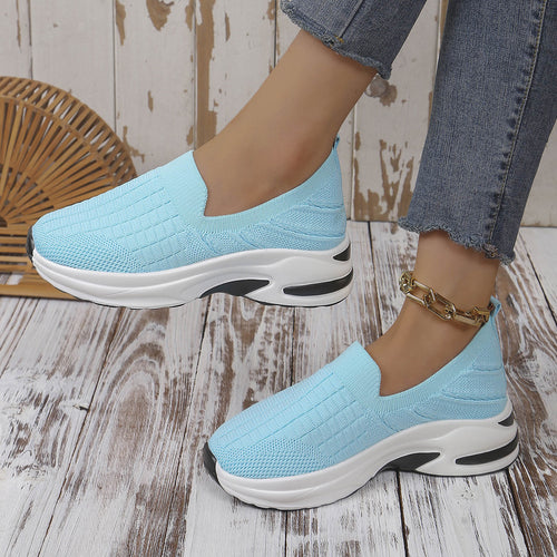 Damen Sneaker im modernen Slip-On Design mit luftiger Strickstruktur und komfortabler Dämpfung EB