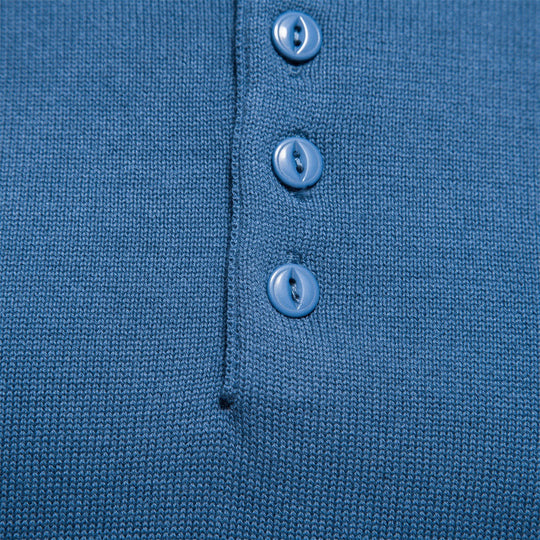 Herren Strickpullover mit modernem Henley-Ausschnitt und feiner Struktur EB