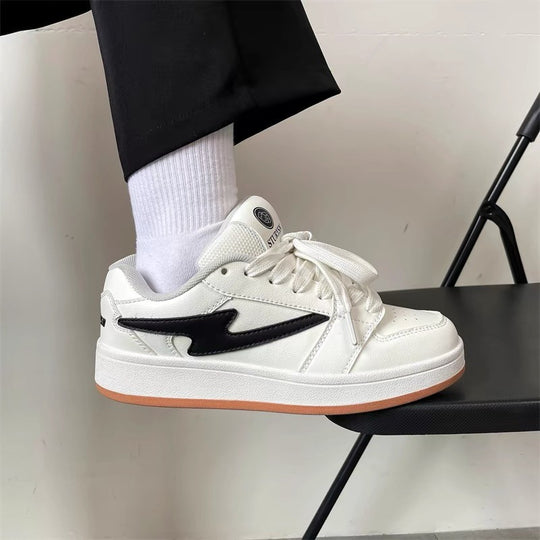 Damen Sportliche Sneaker mit atmungsaktiver Oberflächenstruktur und rutschfester Sohle EB