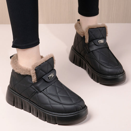 Damen Weiche und gefütterte Winterstiefel mit praktischer Klettverschlussfunktion EB