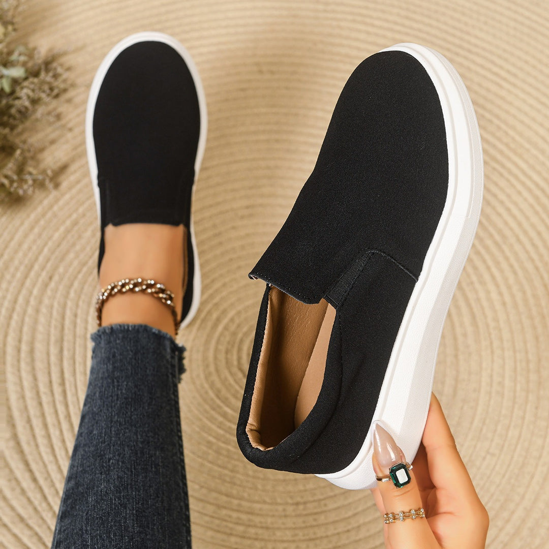 Damen Slip-On Sneakers mit atmungsaktiver Oberflächenstruktur und rutschfester Sohle EB