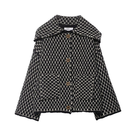 Damen nan kastige Bouclé-Tweedjacke mit großem Umlegekragen, aufgesetzten Taschen und dekorativen Holzknöpfen EB