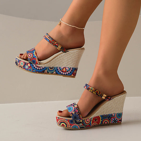 Damen Wedge-Pantoletten mit floralem Design und raffiniertem Riemen EB