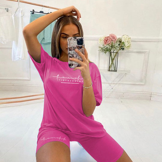 Damen Sportliches Set aus locker sitzendem T-Shirt und kurzen Radlerhosen EB