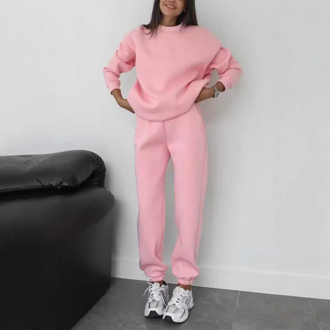 Damen nan minimalistisches Cozy-Set aus schwerer French‑Terry mit weitem Rundhals-Pullover und gerader Jogginghose EB