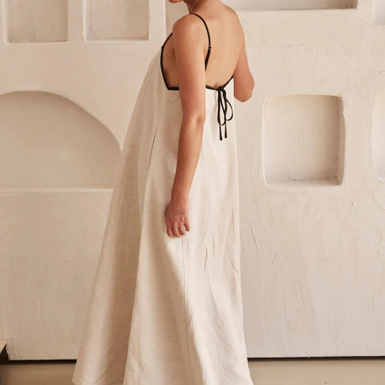 Damen luftiges Maxikleid mit feinen Trägern und elegantem Schnitt EB