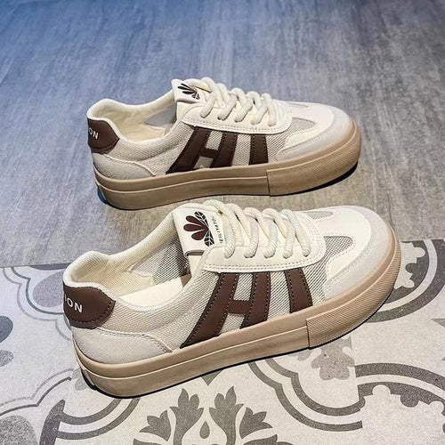 Damen Freizeitsneaker mit stilvollen Details und bequemer Sohle EB