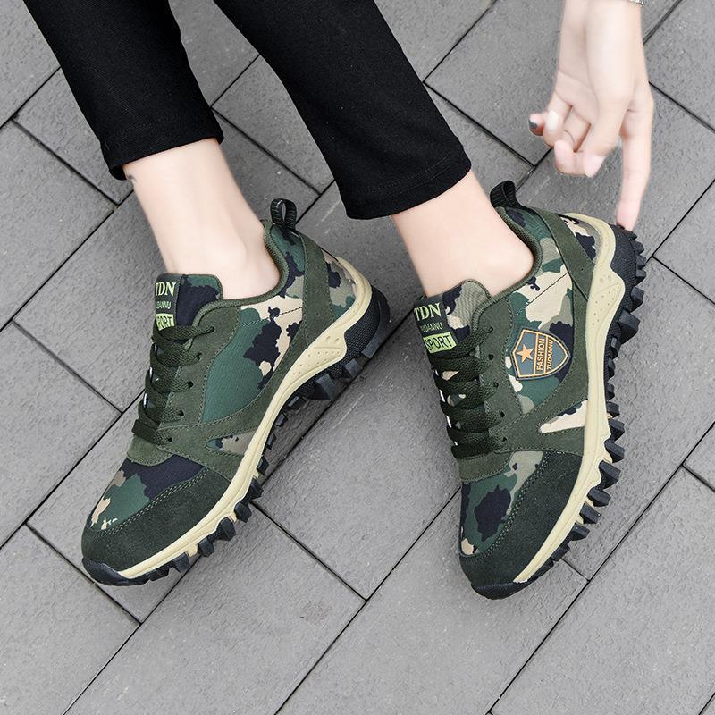 Damen Sportliche Camouflage-Sneaker mit rutschfestem Profil und dämpfendem Fußbett EB