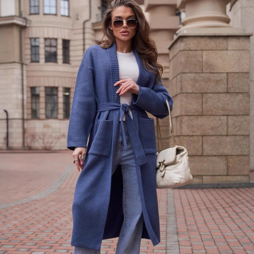 Damen Strickmantel mit Gürtel und praktischen Taschen EB