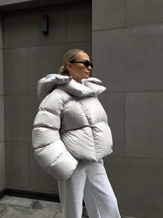 Damen oversized Daunenjacke mit hohem Kragen und voluminösen Ärmeln EB